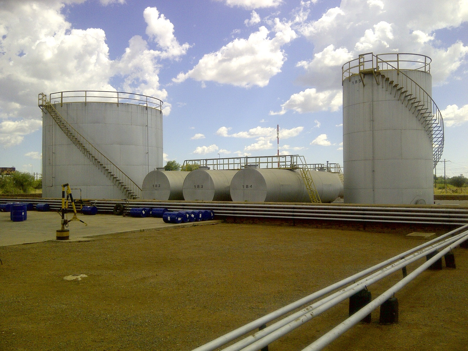 Bulk fuel storage infrastructure used in Henjen Petroleum operations